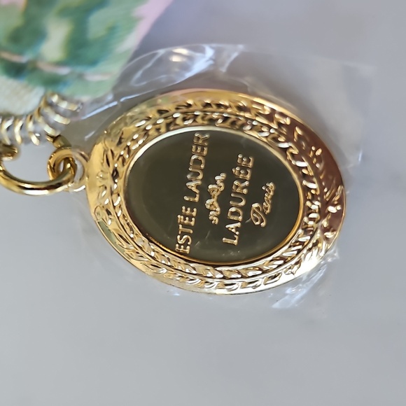 Estée Lauder x Ladurée Limited Edition Cosmetic Pouch With Makeup Samples NWT - Picture 3 of 8